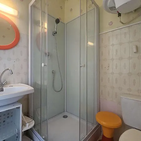 T1 Proche Des Thermes Avec Climatisation - Fr-1-553-313 بالاروك ليه بان